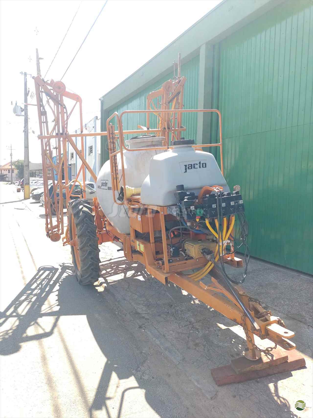 PULVERIZADOR JACTO ADVANCE 2000 AM18 Arrasto Rolatrek Implementos Agrícolas - Stara CASTRO PARANÁ PR